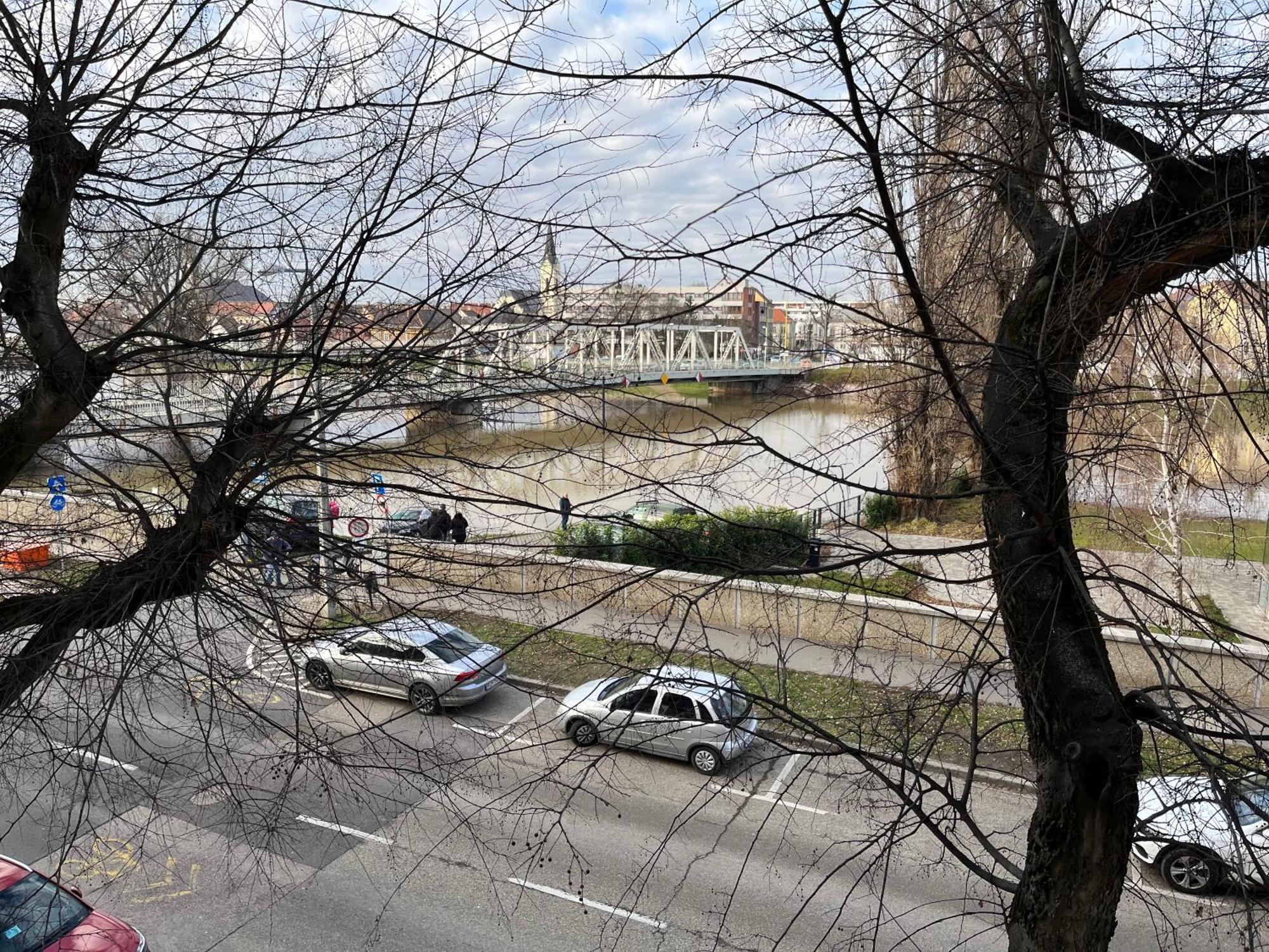 River - Free Parking Győr Extérieur photo